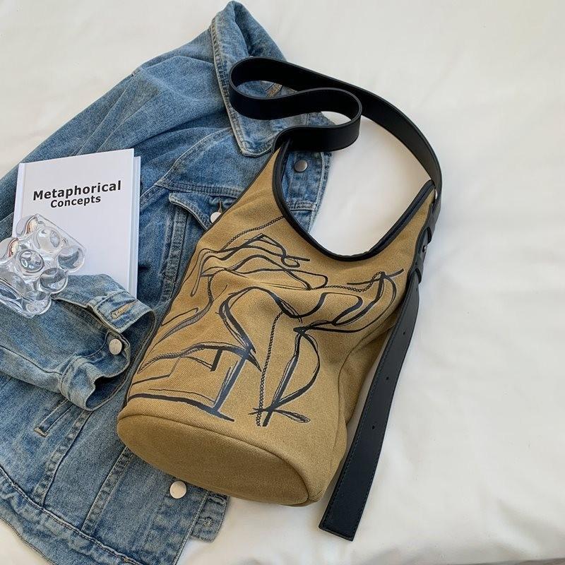 

Chic Canvas Bucket Bag For Youthful Fashionistas In Trendy White And Brown Colors коричневый