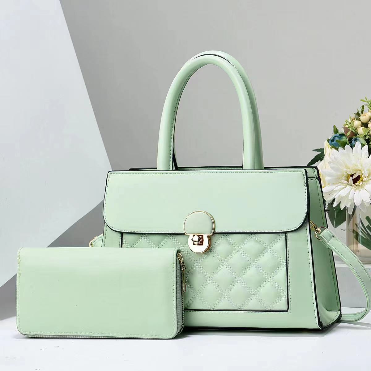 Корейская версия Модная сумка-тоут в форме ромба Новая простая легкая роскошная сумка на одно плечо для матери и дочери Тренд Все сочетается Текстурная сумка через плечо 2598₽