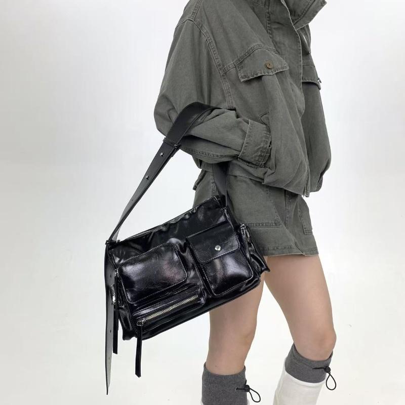 Multiple Pockets Women's Shoulder Crossbody Bag Vintage Street Motorcycle Bag Ladies Daily Use Commuter Bag Handbags