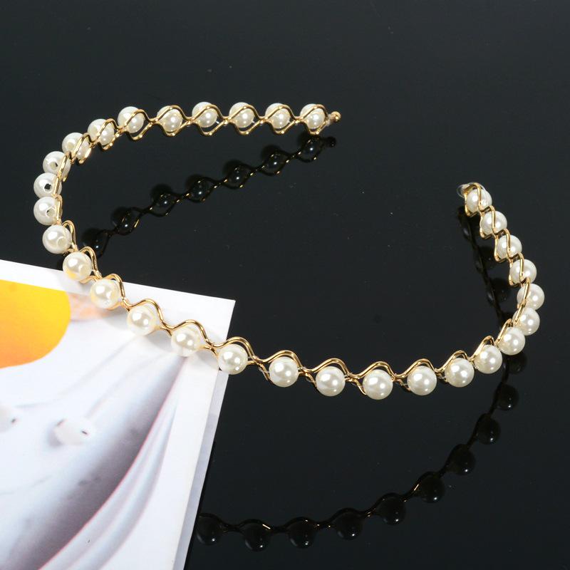 "Korean Style Pearl Bridal Headband - Handmade Fashion Accessory"