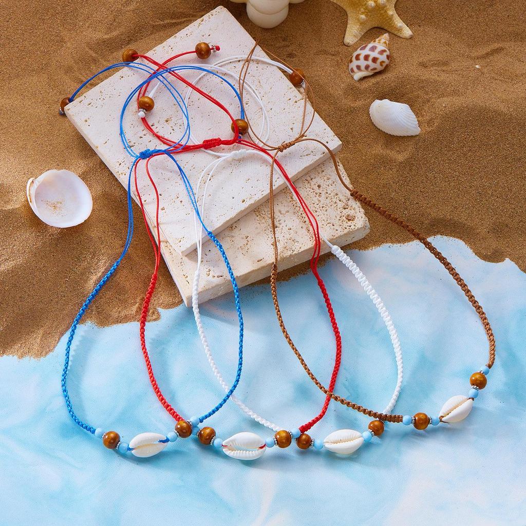 Fresh Summer Shell & Wood Bead Necklace: Creative and Versatile Women's Accessory