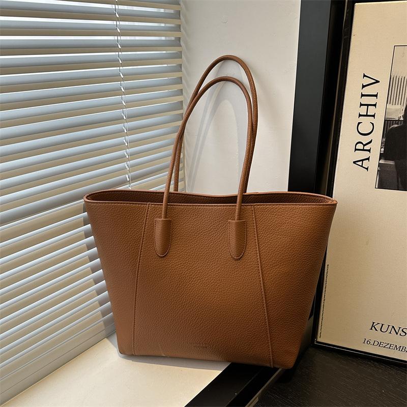 

Simple design tote bag popular versatile fashion large capacity daily commuting class single shoulder tote women s bag коричневый