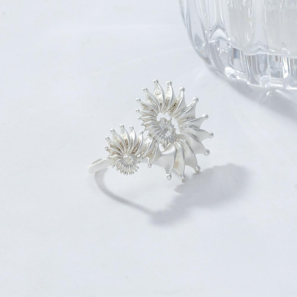 

Punk Retro Silver Color Stereo Matte Conch Opening Ring for Women Personality Gothic Finger Jewelry Summer Beach Accessory Gifts resizable серебряный