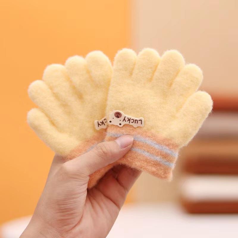 Autumn and winter new gloves fashionable and cute cartoon warm full-finger gloves boys and girls thickened cold-proof finger gloves