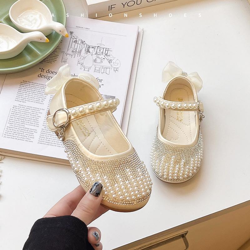 

инс детские маленькие кожаные туфли с юбками 2025 весна новые корейская версия для девочек с мягкой подошвой туфли принцессы блестящие хрустальные туфли 22-25 yards whole box 40 pairs starting