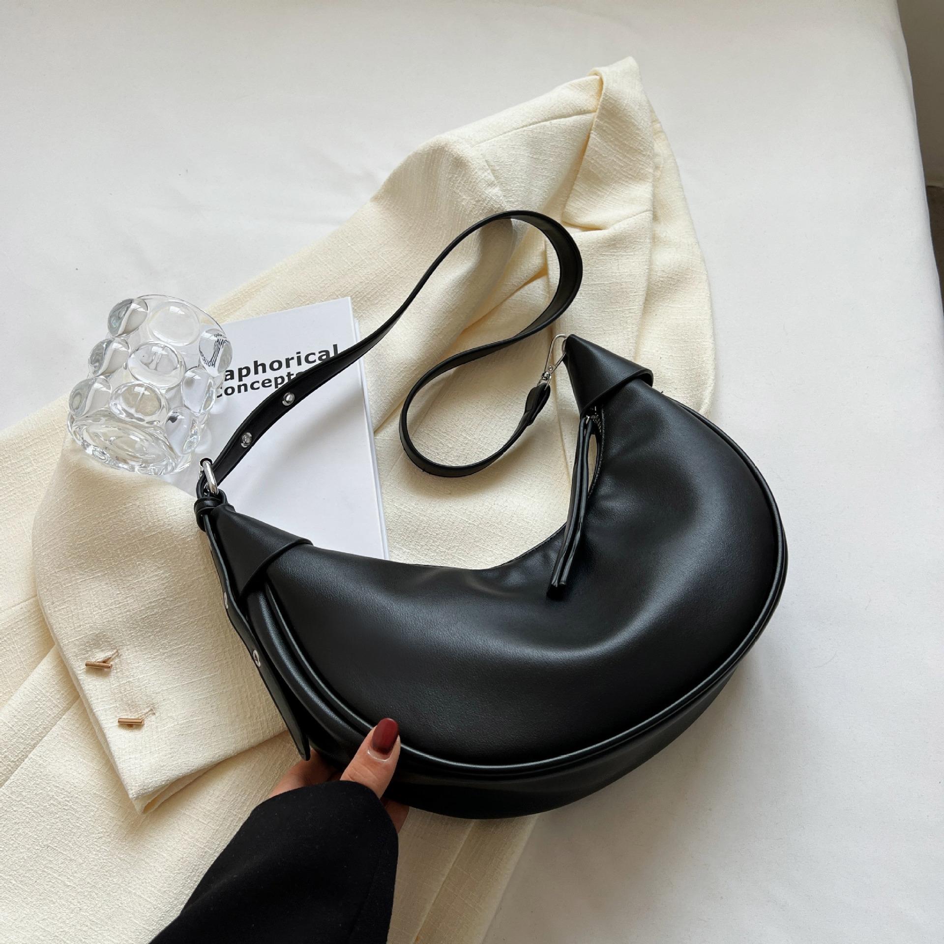 

Crescent Shoulder Crossbody Top Handle Bag Women Korean Style 2026 Textured Unique Chic Handbag чёрный