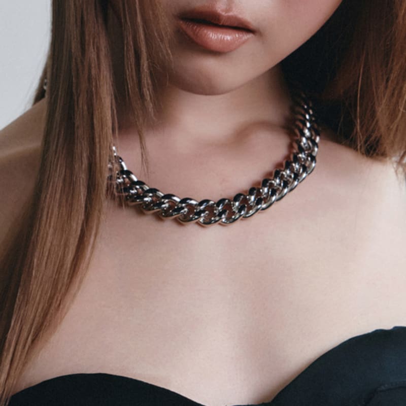 Eireve COLOR BOLD CHAIN NECKLACE (BLACK)
