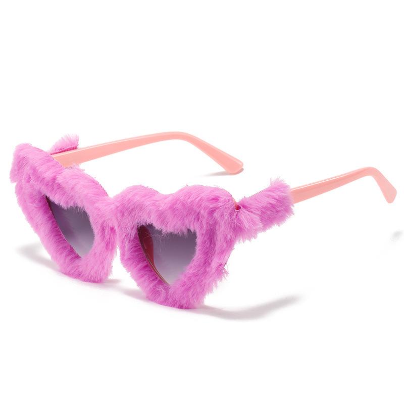 European-American Fashion Irregular Heart-Shaped Sunglasses - Plush, Fluffy, Quirky Love Heart Design (2022)
