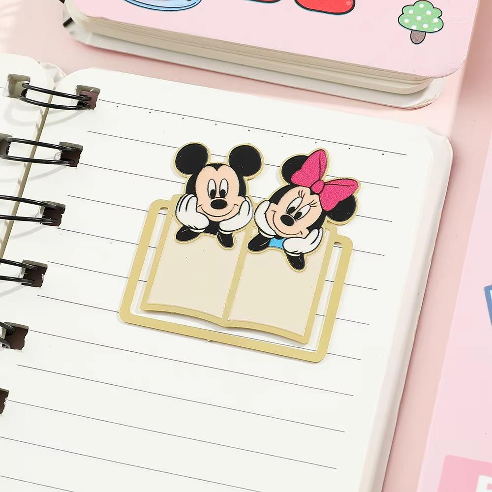 MINISO Cartoonfiguren Emaille Kreative Buchseite Büroklammern für Frauen Männer Jugendliche Fans Sammlung Cartoon Lesezeichen