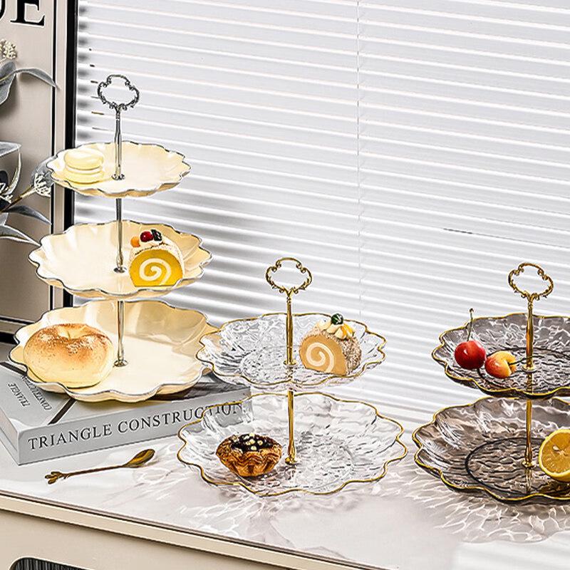 Mehrschichtige Light Luxury Obstplatte