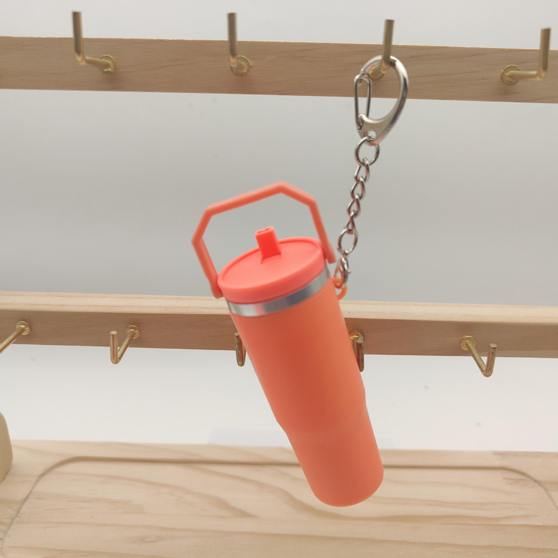 

Знімний брелок Mini Stanley Ice Cup Pendant - видання до Дня матері