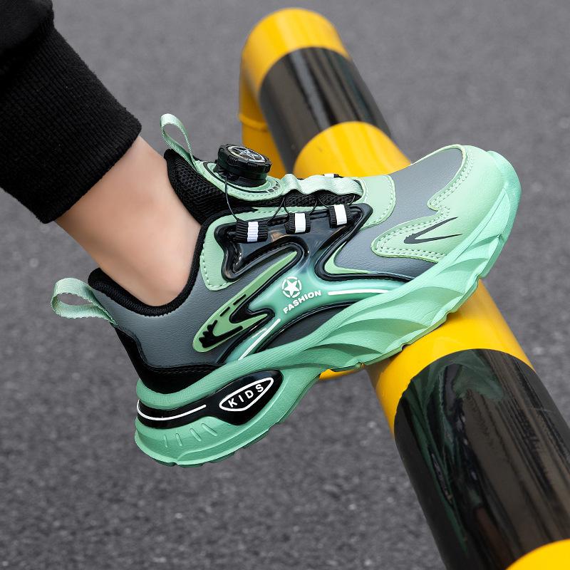 2025 Winter Boys' Leather Sports Shoes - Velvet Lined, Big Cotton, Student Running Shoes