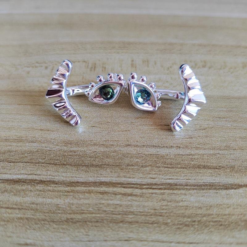 2026 new summer hot selling eye shaped earrings, suitable for daily casual dating matching белый