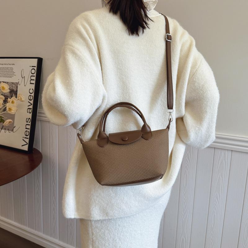 Fashion retro dumpling bag women's 2025 new simple texture shoulder bag versatile messenger bag mobile phone bag