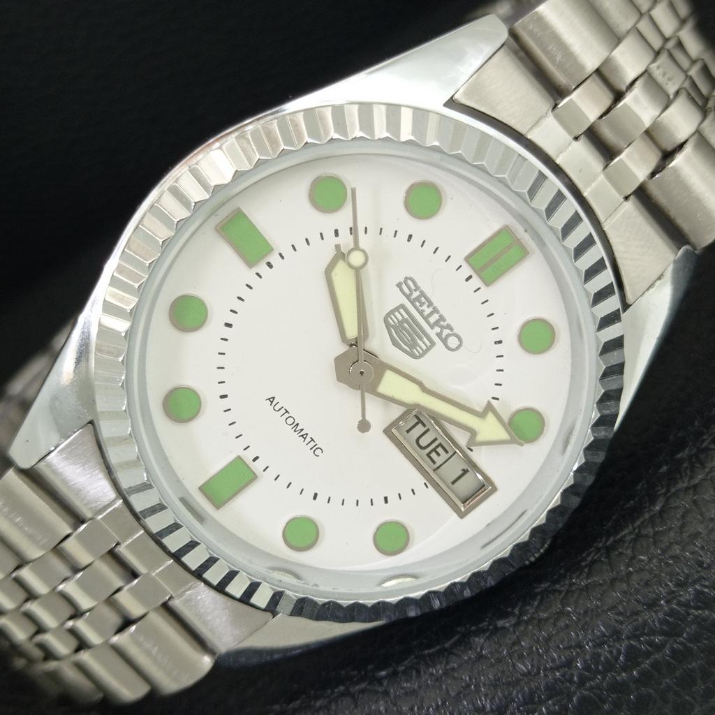 VINTAGE SEIKO 5 AUTOMATIC REFURBISHED JAPAN MENS WHITE DIAL WATCH A444277-1