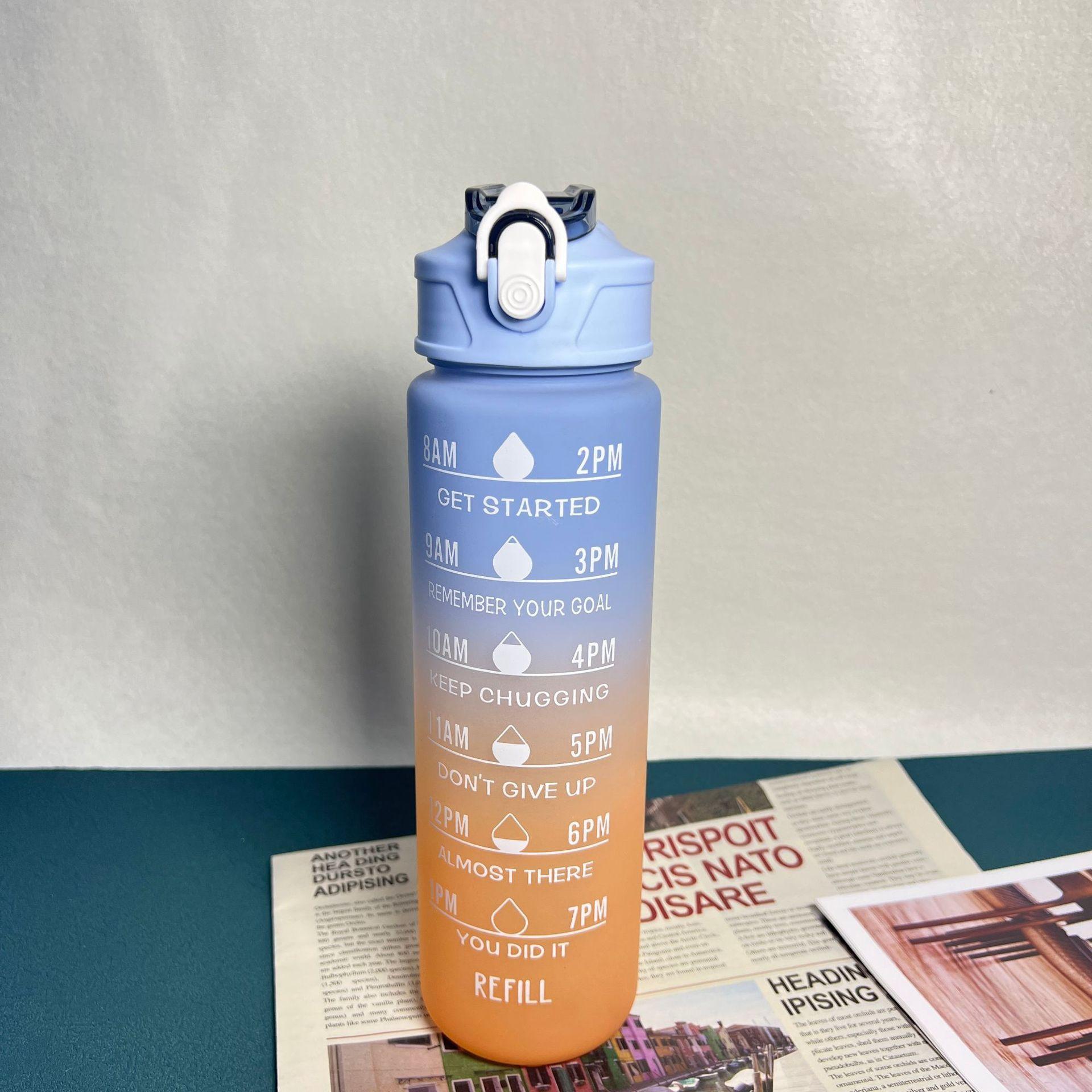 

Чашка для воды с постепенным матовым покрытием, летняя космическая чашка, большая емкость, спортивный портативный чайник для фитнеса, пластиковая чашка для воды высокого уровня внешнего вида 900ml светло-синий