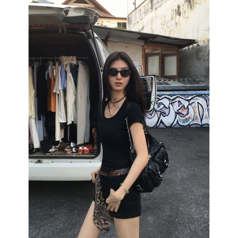 

Mulvan Super Easiest for Match | Three Colors Available round Neck Silm Short Sleeve T-Shirt Female Summer Basic Version Shoulder Slim Looking Tops Black(In stock) S