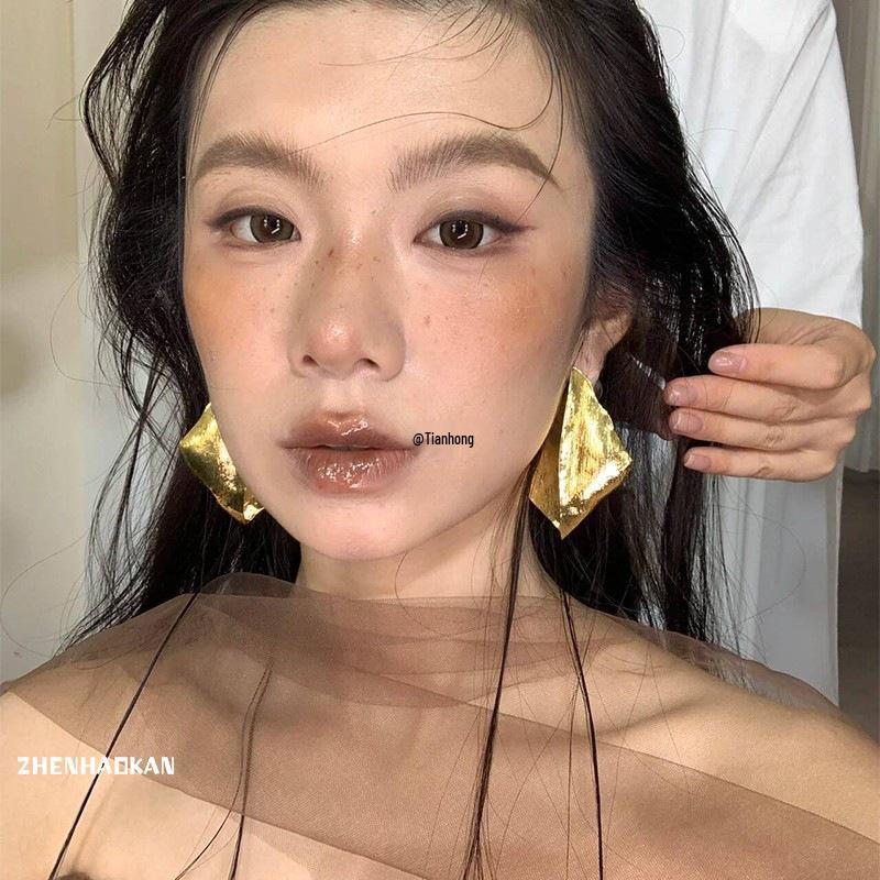 

Elegant Geometric Metal Stud Earrings - Bold, Trendy Accessories for Bridal Gowns Silver Style 1