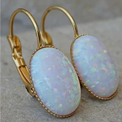 Elegante Frauen Luxus Gold Farbe Weiß Stein Tropfen Ohrringe Partei Schmuck Geschenke