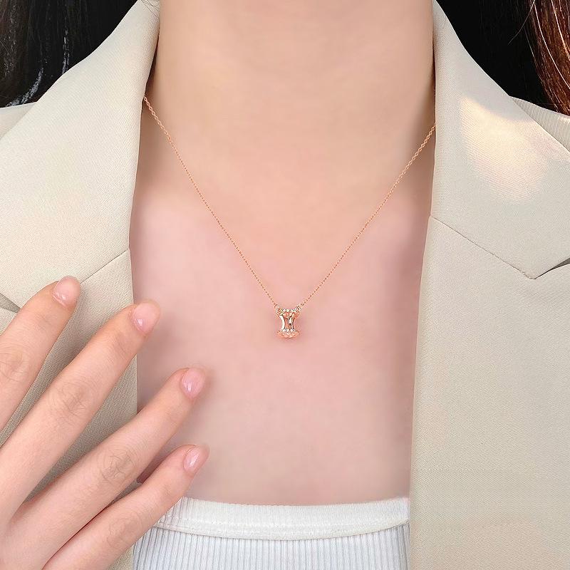 Exquisite Geometric Small Waist Necklace for Women, Light Luxury, Niche Design, High-end Neck Decoration