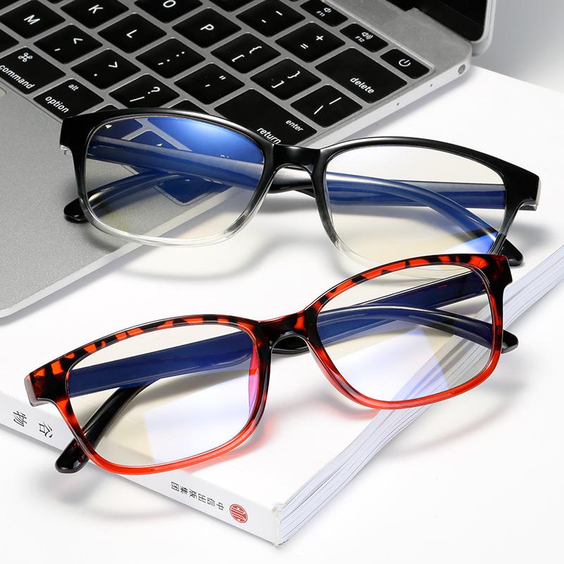 Smart Photochromic Anti-Blue Light Glasses with Gray Lenses – Light To Dark Transition