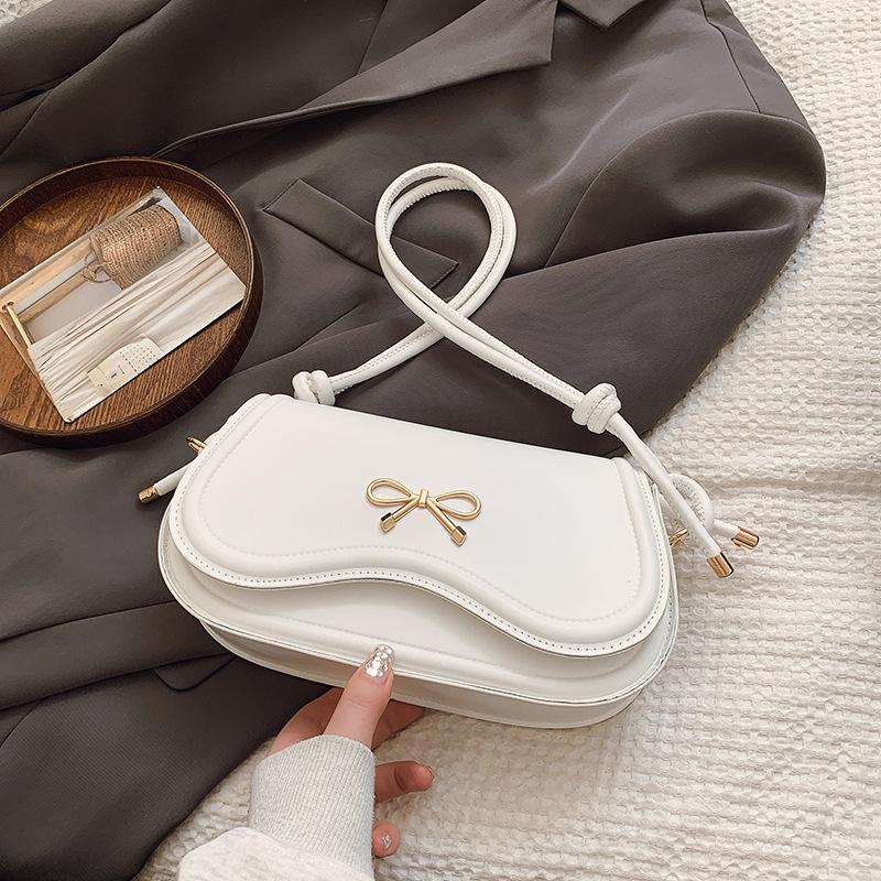 Korean niche underarm bag women's 2025 new trendy fashion portable small square bag niche design foreign style messenger bag