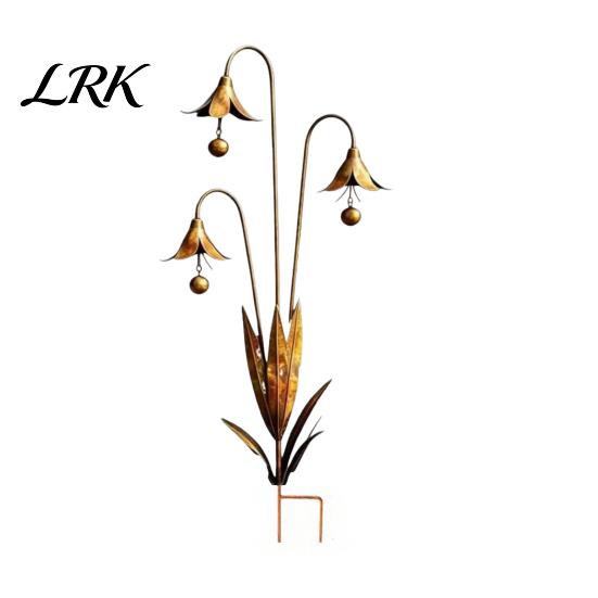 Vintage Style Garden Ornament Calla Lily Stake with Bells, 24 Inch Metal Triple Flower Wind Chime, Terrace Accessory Weatherproof Iron Outdoor