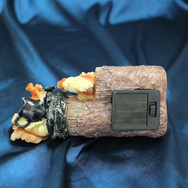 Solar Garden Ornaments: Squirrel & Duck Water Fountain for Outdoor Décor