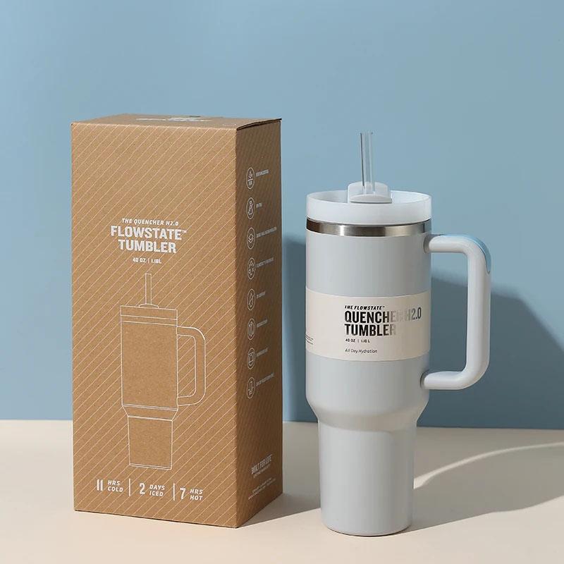 

Пляшка води Чашка 40 унцій Стакан з нержавіючої сталі Ізольована пляшка води з кришкою ручкою Соломиною Вакуумна туристична чашка великої ємності Кавова чашка для автомобіля на вулиці 1200ML