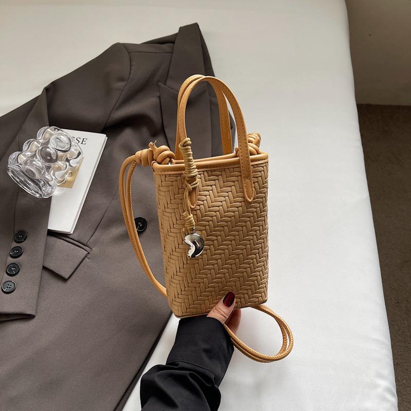 

High-end portable small bag women s new fashion woven bucket bag summer shoulder oblique span bag хаки
