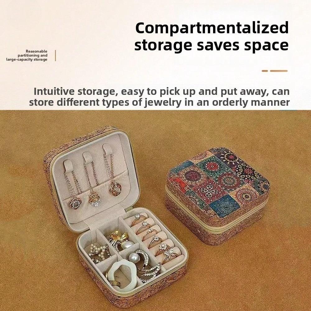Retro portable jewelry box, small stud earrings, rings, necklaces, hand jewelry storage box, travel, exquisite antique style