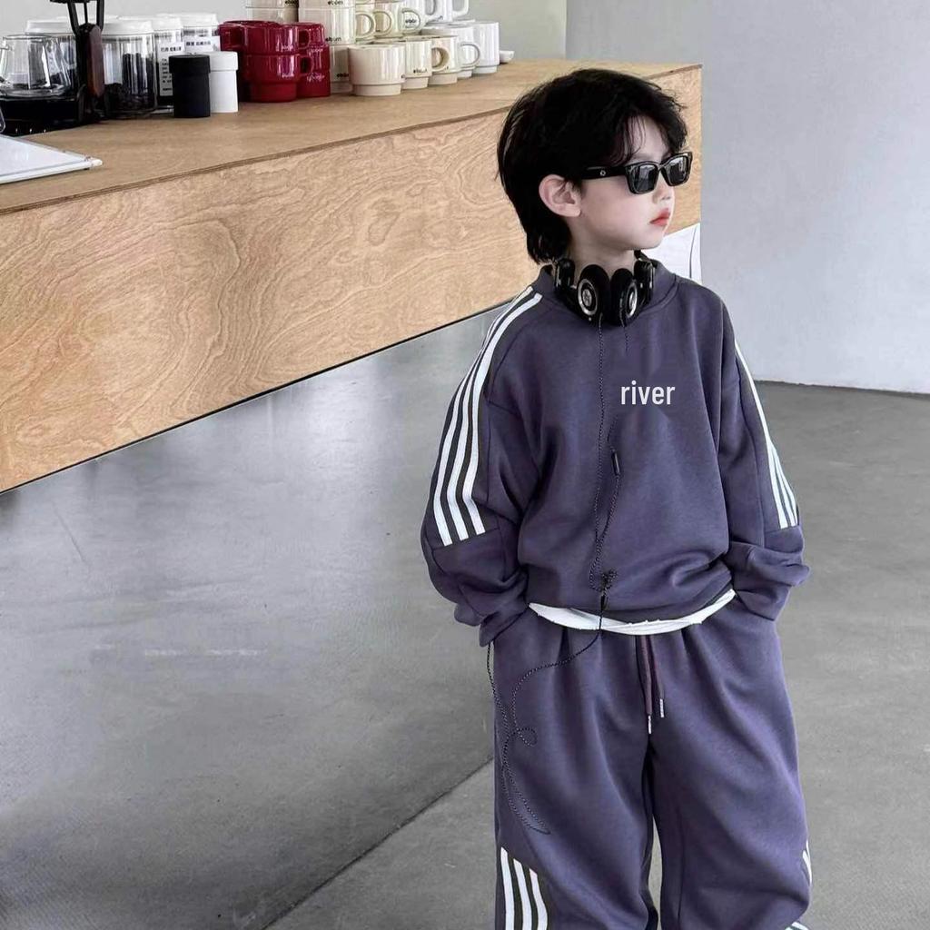 Trendy Korean-Style Boy's Striped Sweatshirt & Sweatpants Set for Spring/Autumn