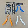 1 Set Kreativität 3D-gedruckte Hühnerarme mit Waffe Lustige Hühnerkostüm-Accessoires Haustier Geflügel Arm Kostüm Dekor Zubehör