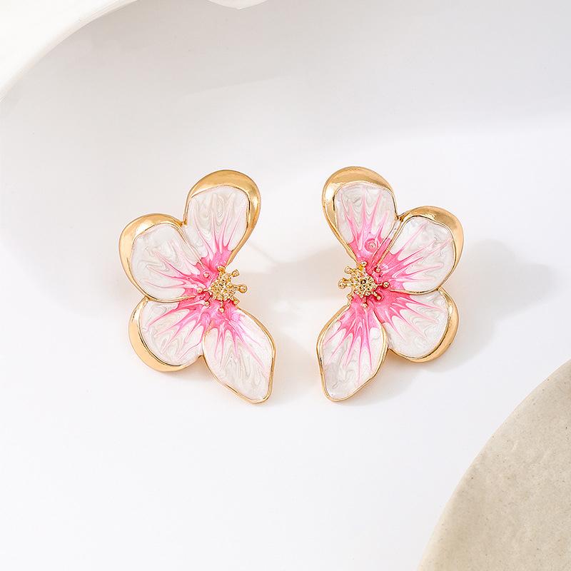 2026 New Trendy Pink Gradient Drip Oil Flower Stud Earrings for Women Temperament Metal Butterfly Earrings Fashion Jewelry Gifts розовый