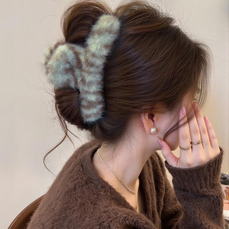 Plush Hair Clip Autumn Winter Woman Hair Accessories Large Shark Clips Fashion Girls Headwear Korean Female Headdress