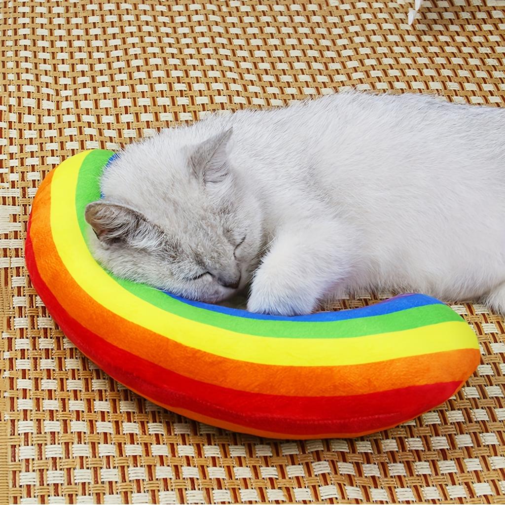 1 Stück Regenbogenförmiges Katzen-Kuschelkissen, Buntes Stoff-Haustierspielzeug, Katzenkissen, Weiches Plüsch-Kätzchen-Spielzubehör