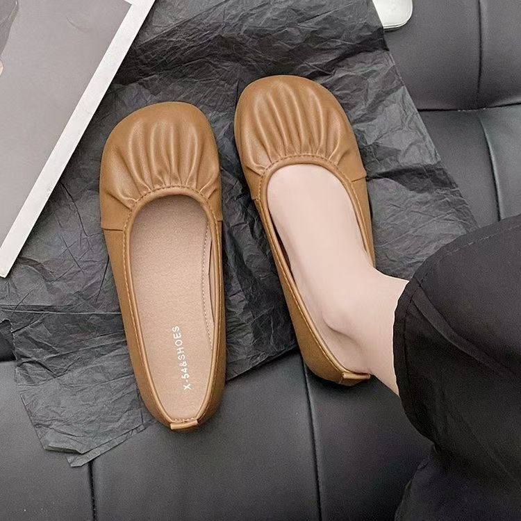One-pedal Versatile Skirt Grandma Shoes Solid Color Doudou Shoes Round Head Flat Bottom Pleated Single Shoes Women's 2025 Spring and Autumn Models