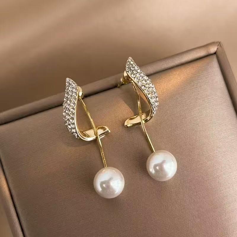 Elegant French Pearl & Rhinestone Earrings - Trendy, Long Studs for Sophisticated Style