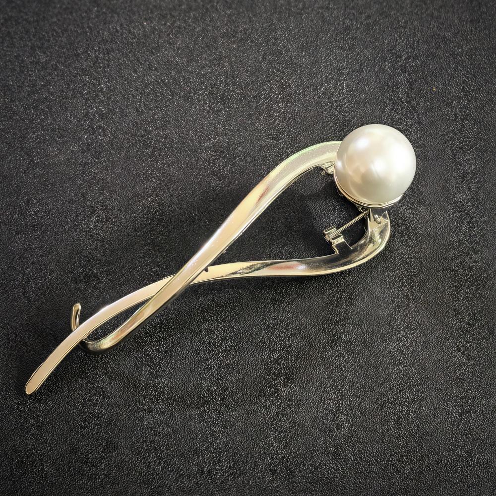 

Fashion Metal Hair Claw Clips For Women Girls Crystal Hair Twist Clip Pins Headdress Korean New Hairpin Accessories