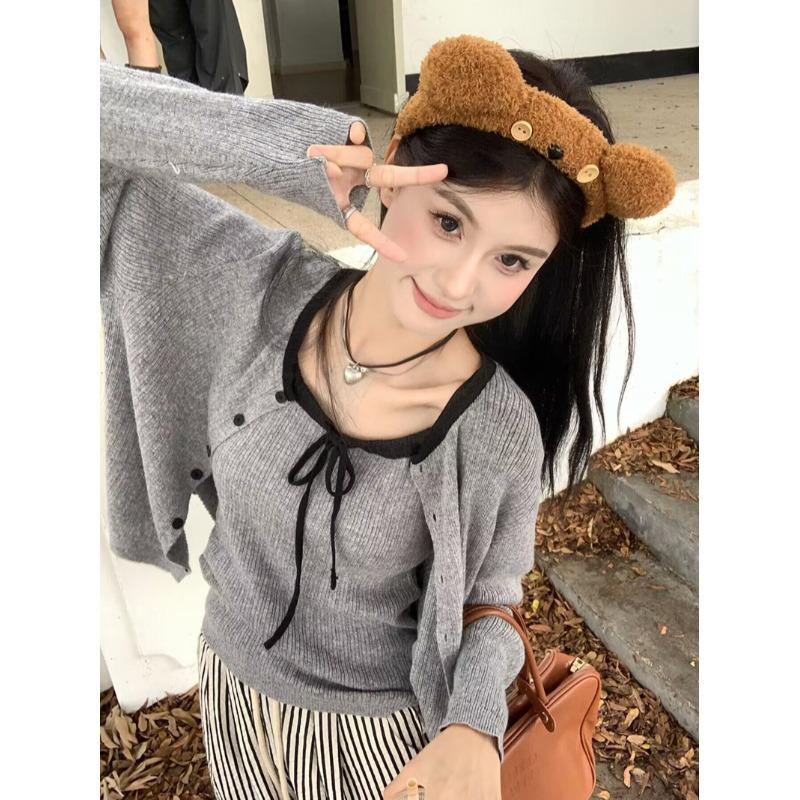 

Korean Style Color Block Fashion Knitted Two-Piece Set: Camisole & Long Sleeve Cardigan for Women, Early Autumn 2025. S