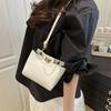 Spring and Summer New High-end Design Sense Versatile Solid Color Daily Commute Shoulder Messenger Bag Retro