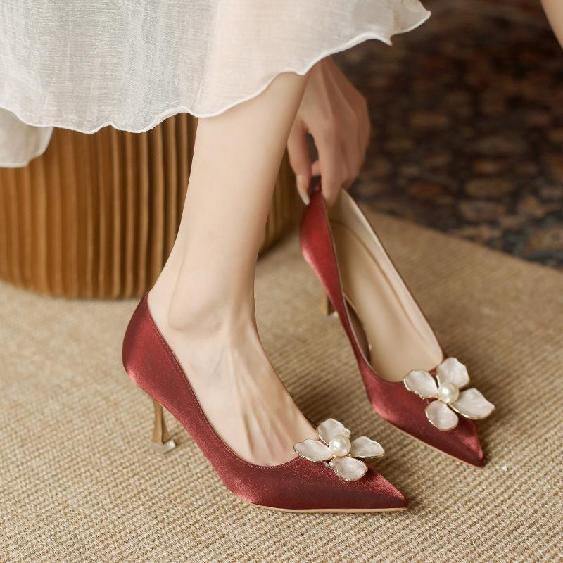 Satin White Pointed Toe Elegant Ladies High Heels Pearl Flower Decors Bridal Shoes Luxury Fashion Heeled Pumps Tacones Mujer