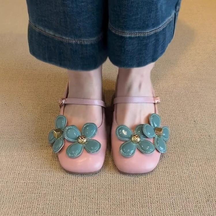 Sheepskin version~ New contrasting color flower one-word buckle head shoes women's inner height increase leather French sweet semi-slippers