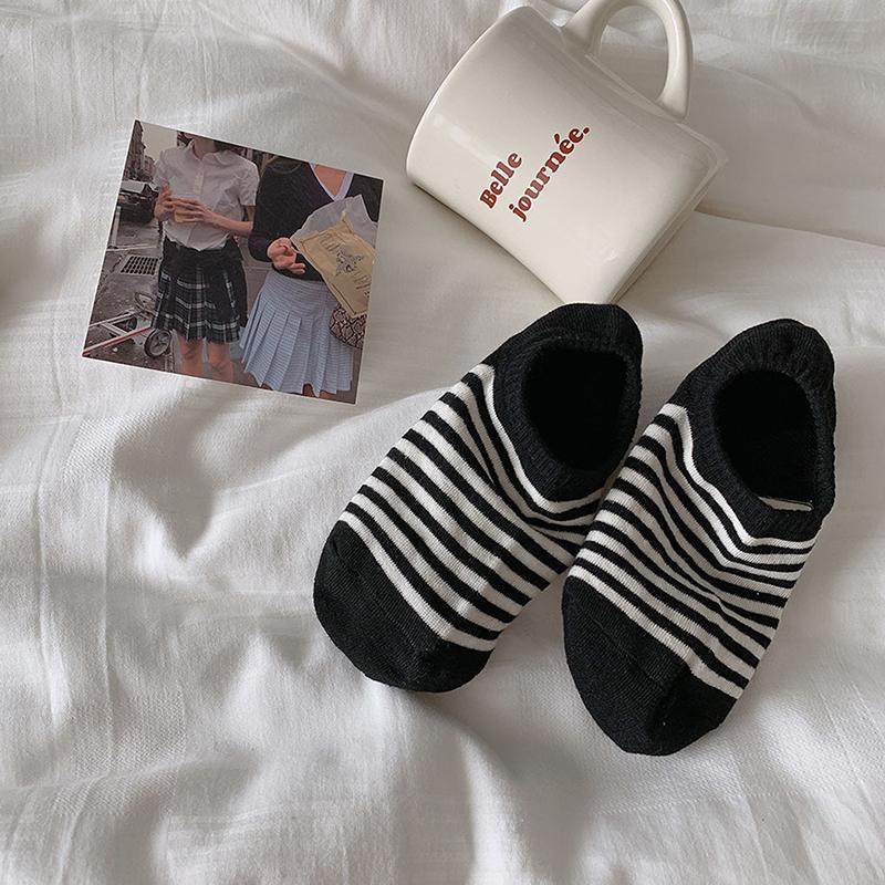 Gestreifte unsichtbare Socken schlicht und vielseitig College gekämmte Baumwolle Silikon Anti-Rutsch Ferse Damen Bootssocken