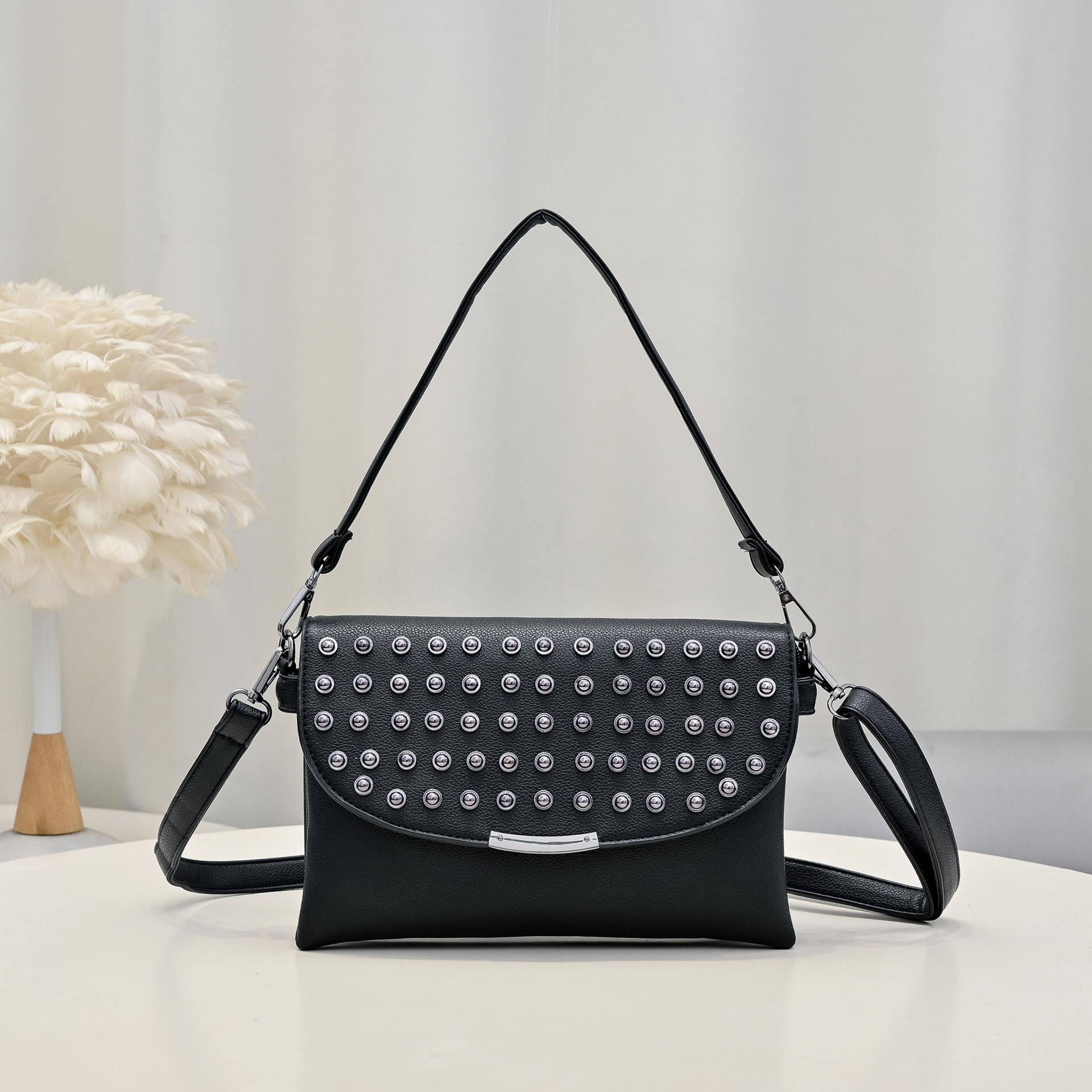 

Ladies Gold Code Armpit Small Square Bag New Rivet Bag Soft Leather Casual Commuting Handbag Shoulder Cross Bag чёрный