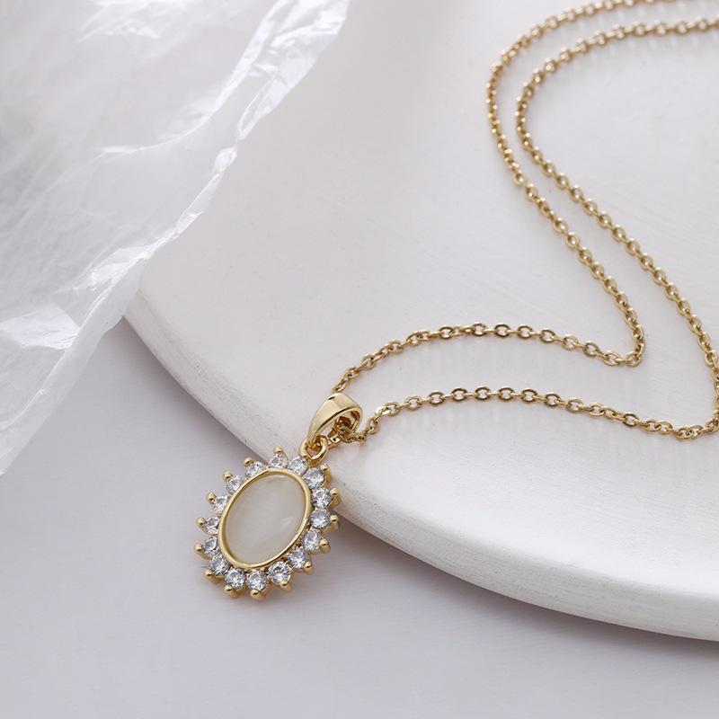 Fashionable Heart Titanium Steel Necklace: Women's Clavicle Chain, Hip Hop Style, Niche Design.