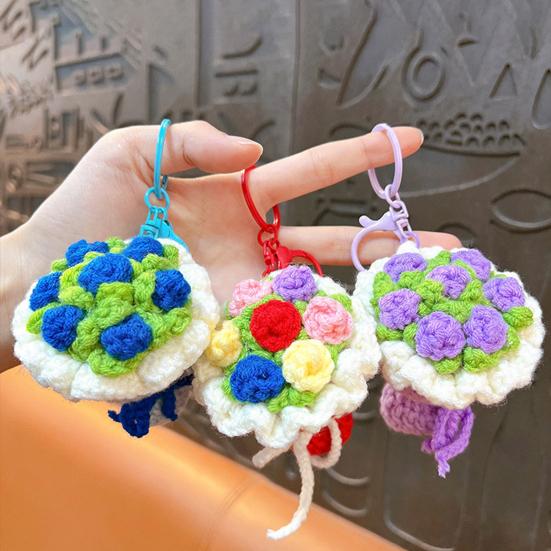 Portable Keychain Hand-Crocheted Wool Rose Petal Mini Bouquet Decoration Keychain Pendant Bags Backpacks Accessory