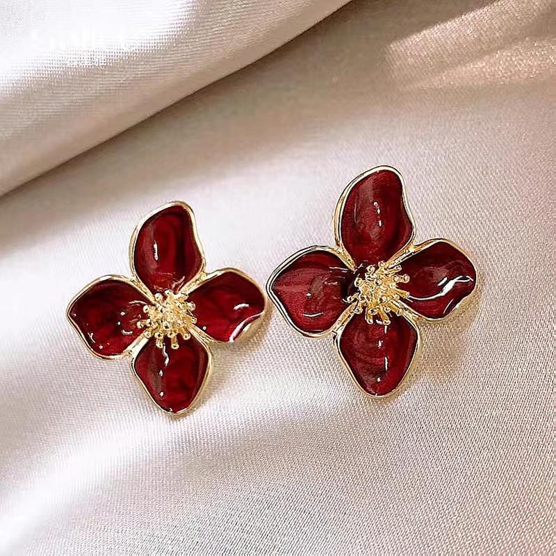 Fashion light luxury high-end stud earrings small fresh flower series earrings sweet and exquisite niche versatile daily earrings