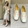 2025 New Korean Version of Mother Shoes Retro Embroidery Round Head Antique Doudou Shoes Women's Thin Bottom Flat Bottom Casual Women's Shoes