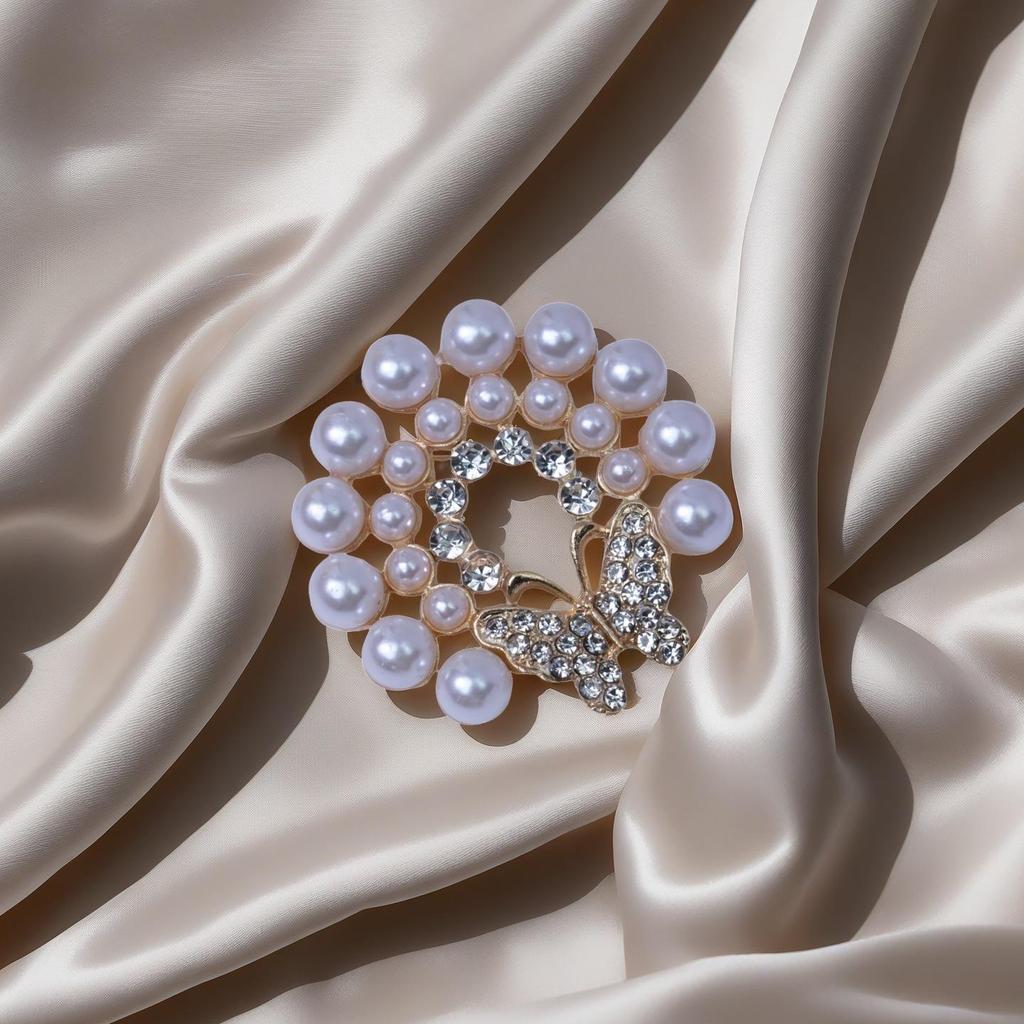 Elegant Butterfly Brooch: Stylish Anti-exposure Pin & Versatile Corsage for Women